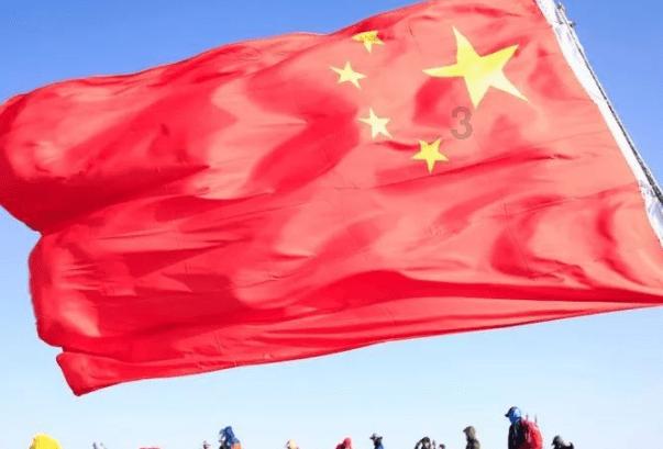 胤祉不参与争储，还第一个向雍正磕头称臣，为什么还会被囚禁？